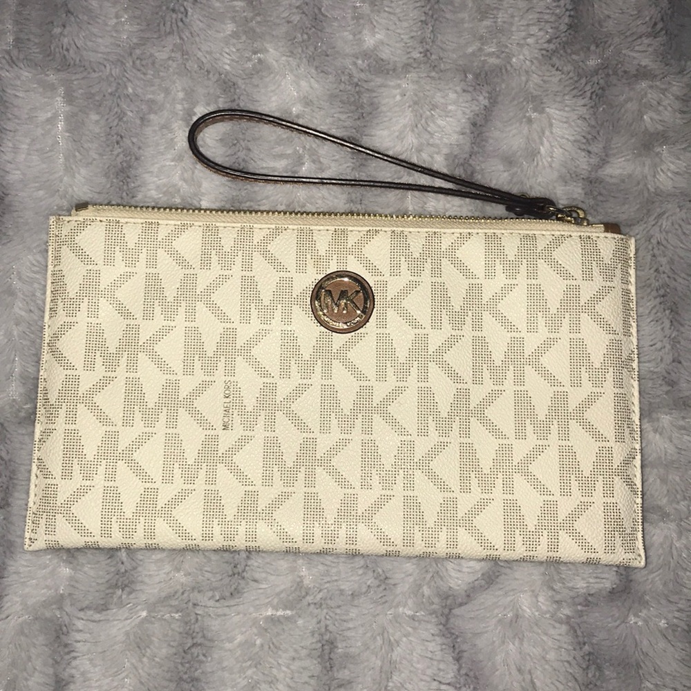 Michael Kors Wristlet